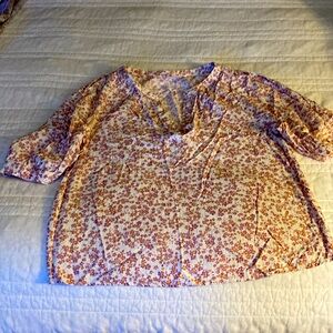 Melrose and Market short sleeve lavender andwhite blouse size S.